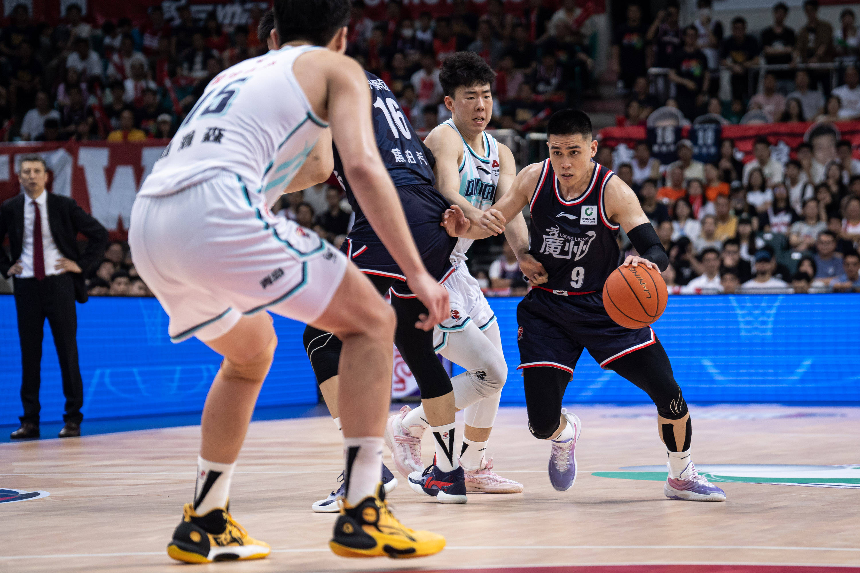 挥了至关重 挥了至关重