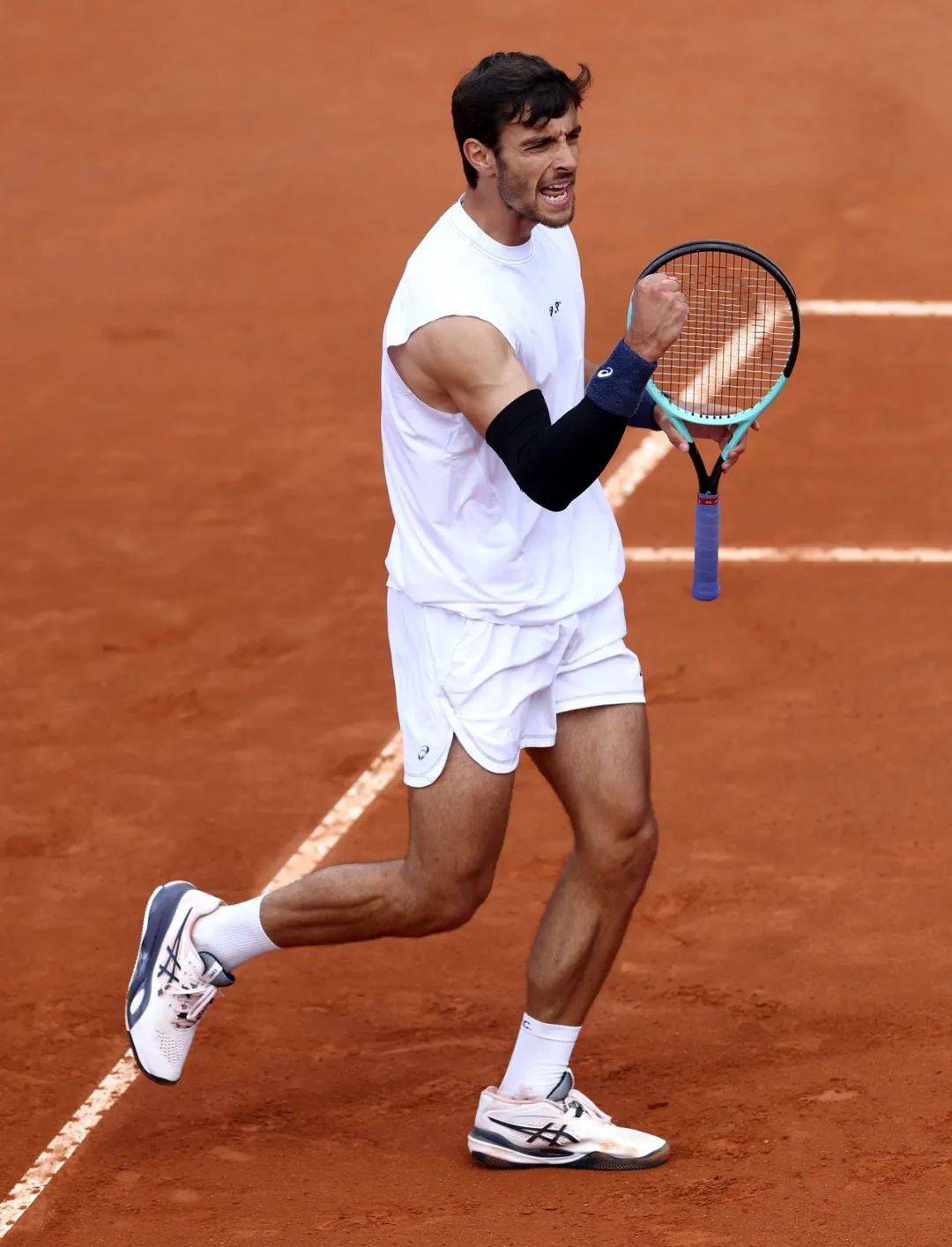 己的主场作 己的主场作